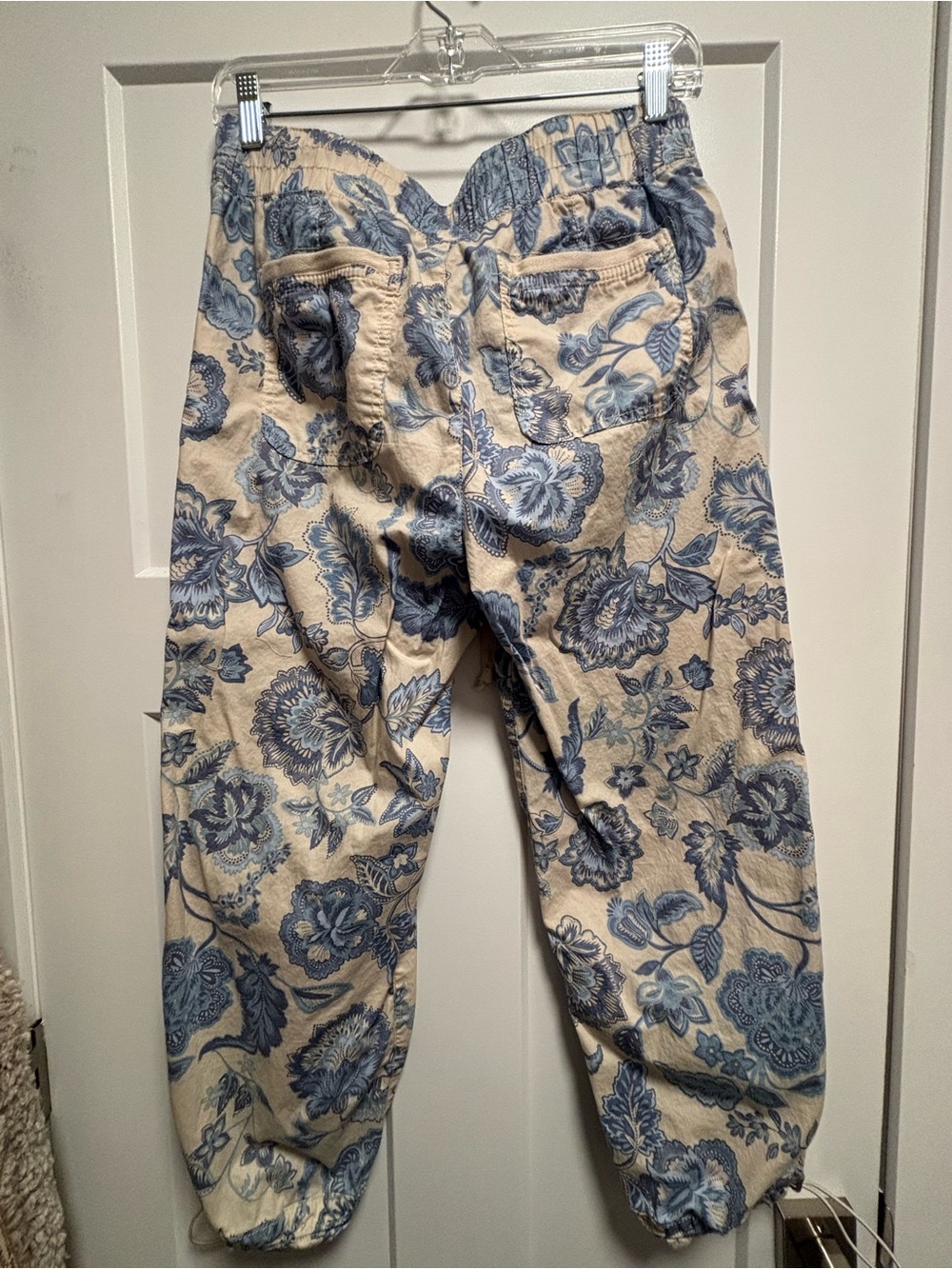 Democracy Floral Cargo Capris Size 6 - Picture 6 of 7